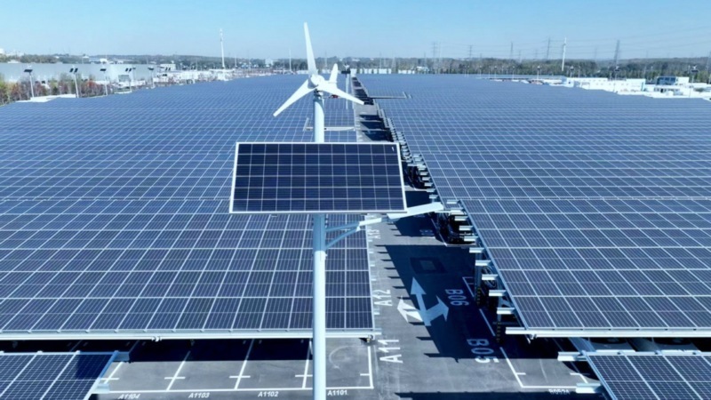 全力以赴，加速未来 专访宝马集团董事长齐普策，探索电动化转型与太阳能技术融合之路